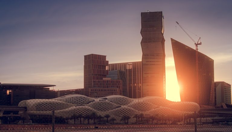 توقعات النمو في دول الخليج: المرونة الاقتصادية في عصر ما بعد النقط